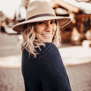 Meet your Posher, Lacey